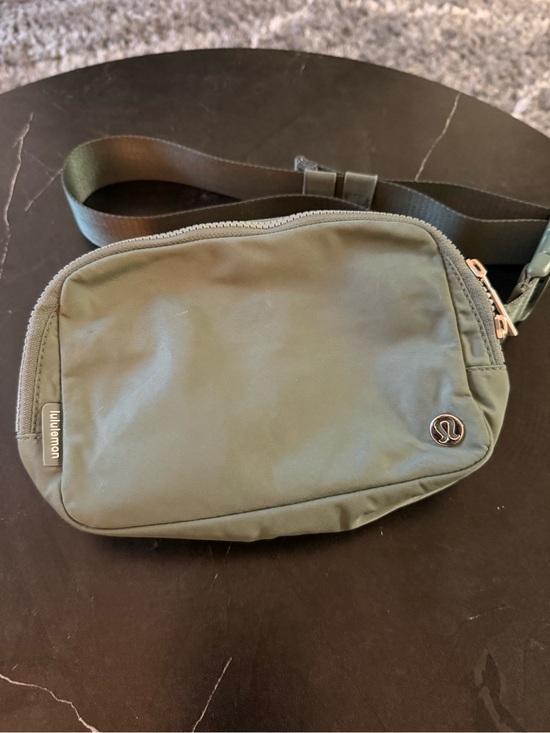 lululemon athletica Handbags - ✨ NWOT “lululemon athletica” Belt Bag
